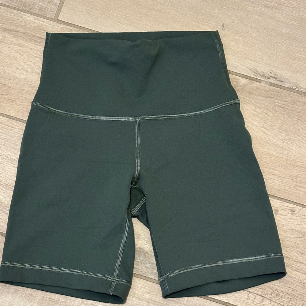 Lululemon athletica High-Waisted Green Shorts